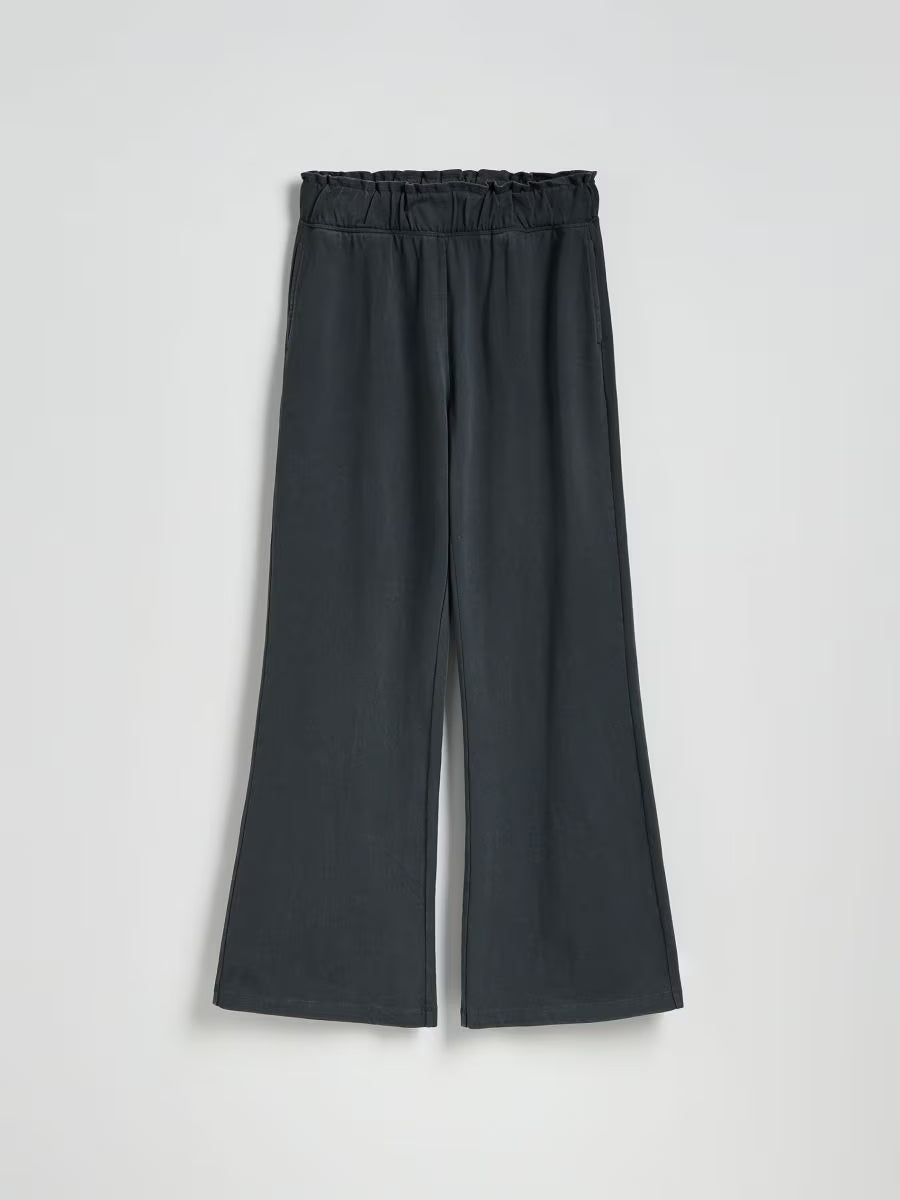 Utsvängda joggingbyxor -mörkgrå